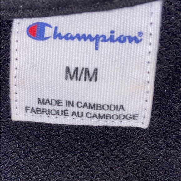 Comfortable Champion hoodie - Picture 2 of 2